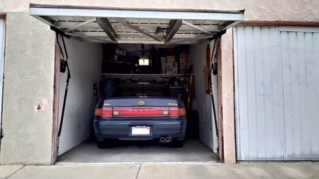 Building Photo - 6520 Shirley Ave