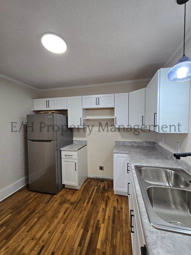 Building Photo - 244 N Athenian Ave