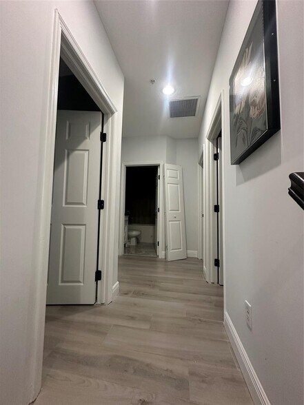 Building Photo - 445 NE 1st St