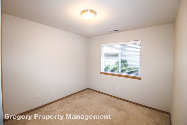 Building Photo - 13609 46th Ave SE