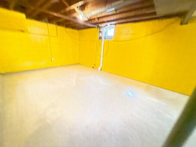 Building Photo - Beautifully Updated Home near Federal & Al...