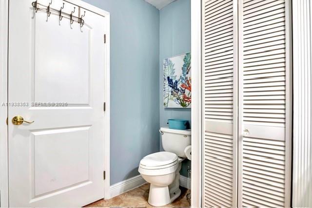 Building Photo - 5580 SW 32nd Terrace