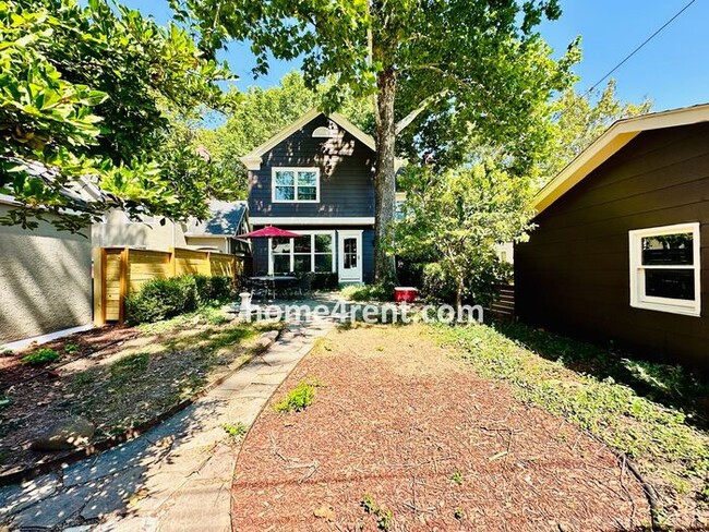 Building Photo - Charming Dutch Colonial in Brookside w/ an...