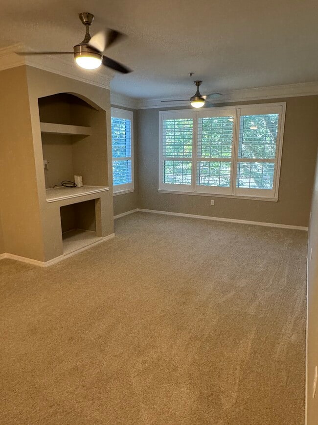 Building Photo - 4110 Central Sarasota Pkwy