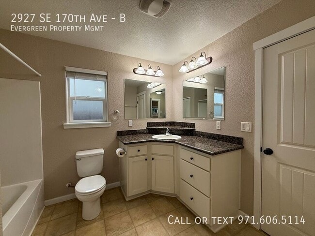 Building Photo - 2927 SE 170th Ave