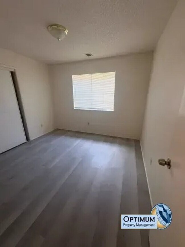 Building Photo - 15286 Del Norte Dr