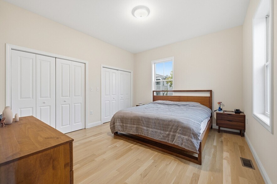 Building Photo - 77 North St