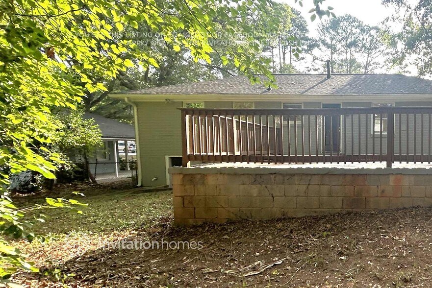Building Photo - 2885 Gresham Rd S E