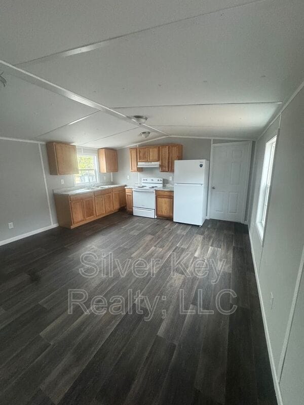 Building Photo - 3000 Highway 11 S.