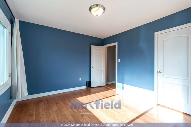Building Photo - 2450 S 900 E