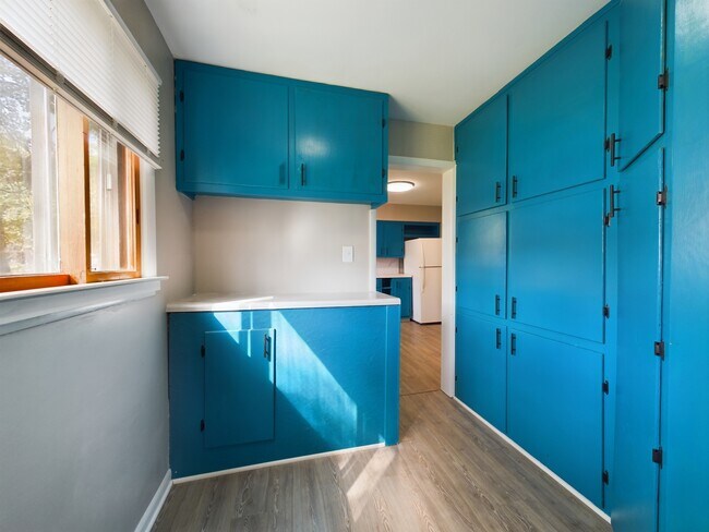 Building Photo - 112 Brady Ln