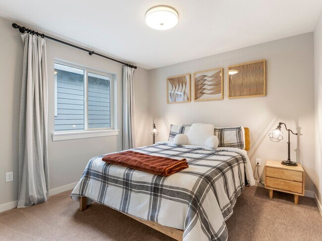 Building Photo - Stunning 4 Bed/2.5 Bath Modern Farmhouse in Scouters Mountain - HV