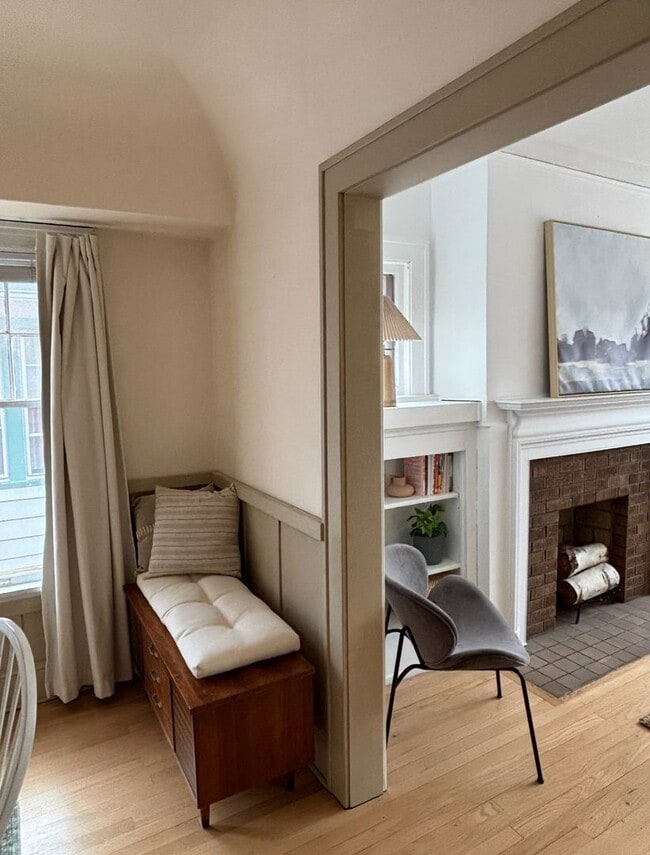 Building Photo - 3822-3824 N Maryland Ave.