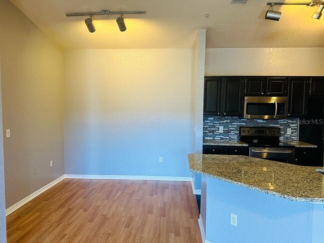 Building Photo - 6025 Westgate Dr