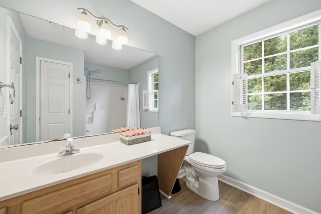 Building Photo - Three-Bedroom Home with Pool in Garner
