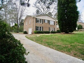 Building Photo - 759 Mockingbird Ln