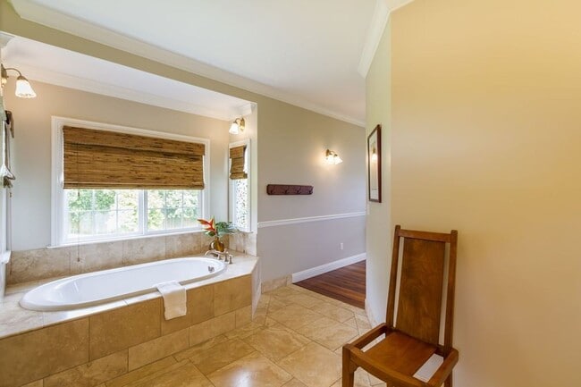 Building Photo - Estate on 1 acre 3 bedroom 2.5 baths and attached 2 car garage