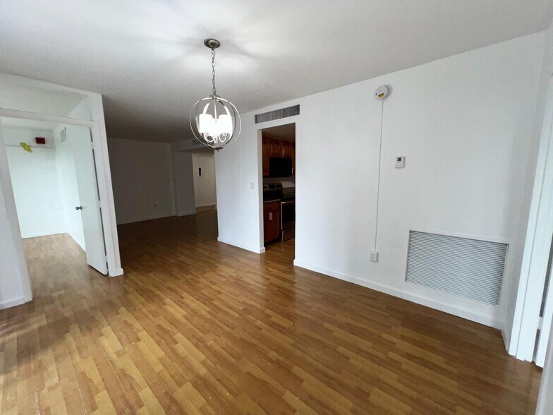 dinning room - 1865 79th Street Cswy