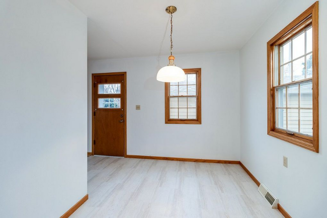 Building Photo - 2356 Hawthorne Ct