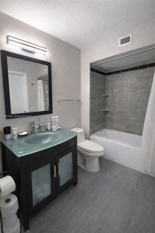 Building Photo - 12620 Vista Isles Dr