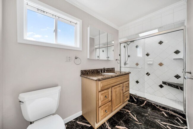 Building Photo - Welcome Home to the peaceful Shoreview Nei...