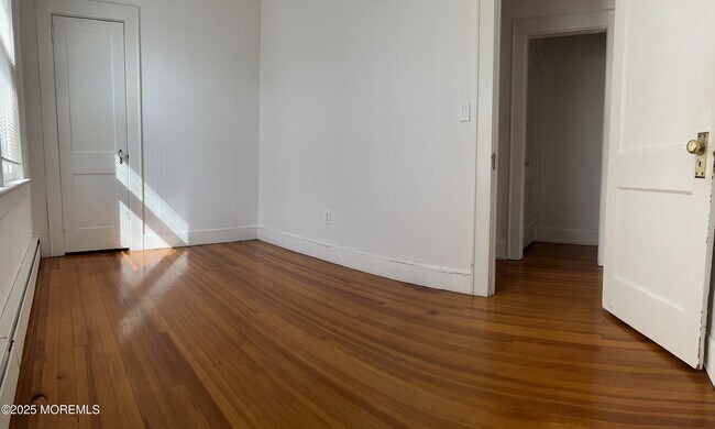 Building Photo - 17 Codington Pl