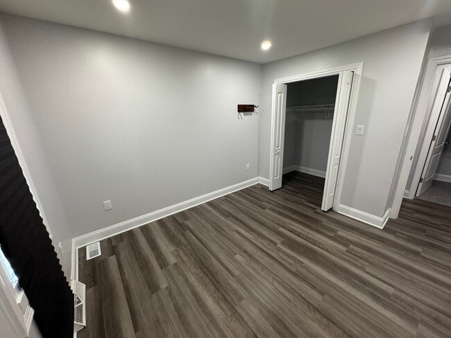 Building Photo - 222 Chesna Dr