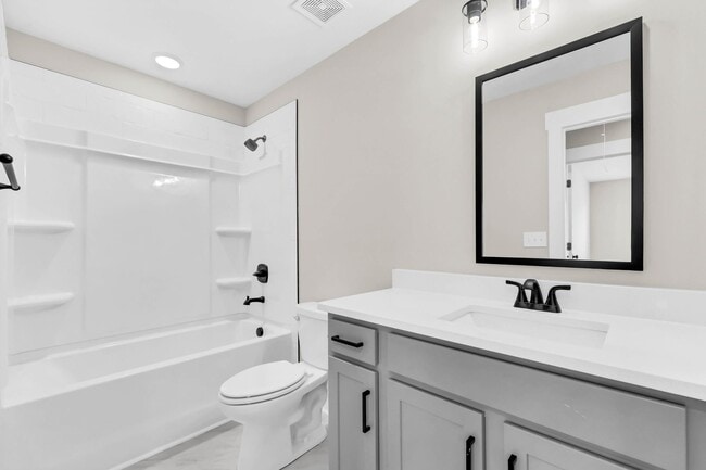 Building Photo - 166 Sango Dr