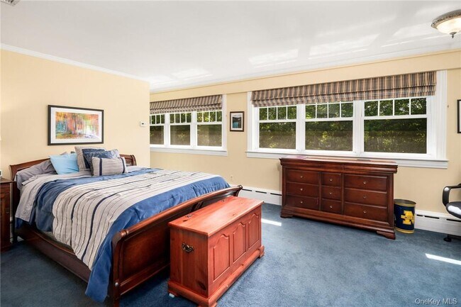 Building Photo - 220 Croton Ave