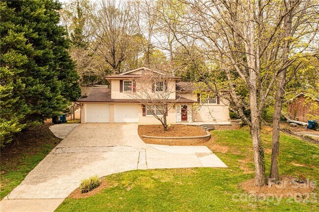 Primary Photo - 1058 18th Ave NW