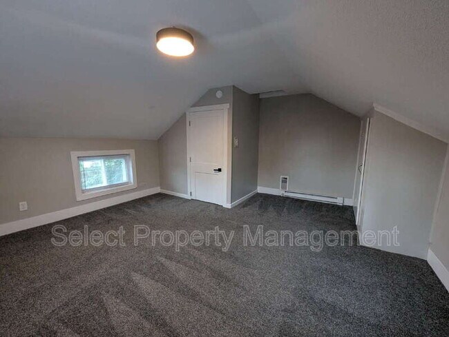 Building Photo - 601 Brackenridge St