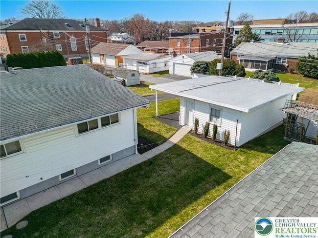 Building Photo - 732 N St Lucas St