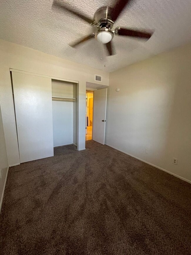 Building Photo - Gorgeous 2 Bedroom Condominium