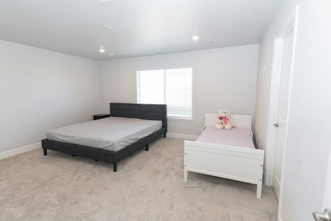 Building Photo - 13534 Tree Sparrow Ln