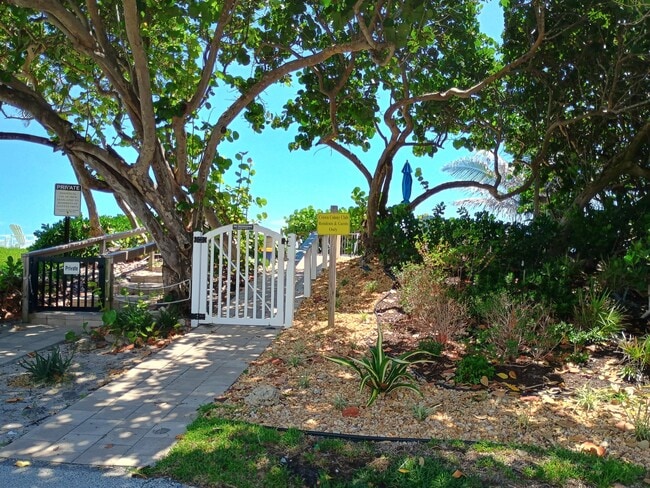 Building Photo - 5520 N Ocean Blvd