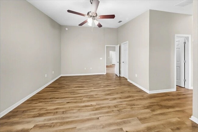 Building Photo - 2806 Cedaridge Dr