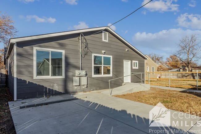 Building Photo - Brand new 2 Bedroom in Central Wichita!