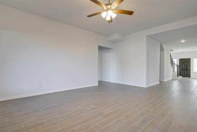 Building Photo - 939 Summer Vlg Wy