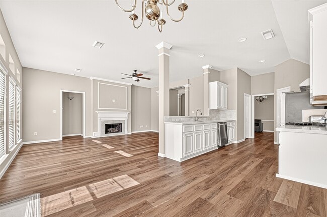 Building Photo - 22523 Cascade Springs Dr