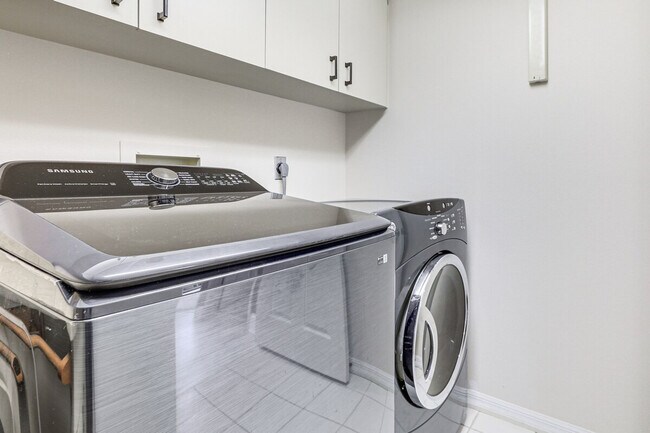 Building Photo - 113 Tidy Island Blvd