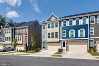 Building Photo - 2546 Buckthorn Dr