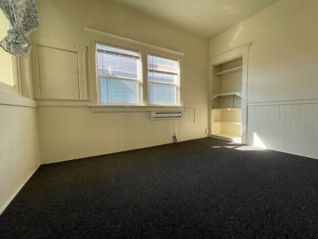 Building Photo - 2210 Parker St