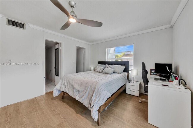 Building Photo - 9225 SW 87th Ave