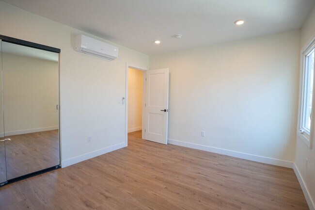 Building Photo - 1038 Westmoreland Ave