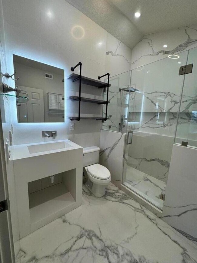 Building Photo - Elegant and Luxurious Rental Home in Hercules