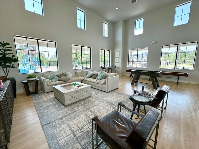 Building Photo - 12187 Ridge Top Dr