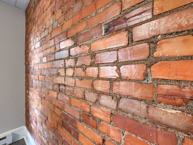 Building Photo - 206 Hamilton St