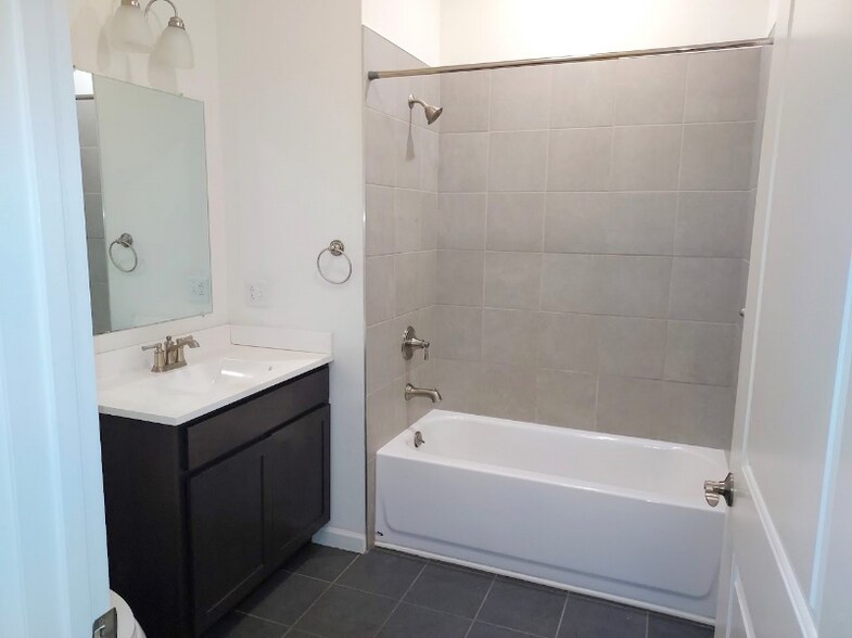 Building Photo - 49 Stone St