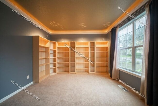 Building Photo - Bright & Elegant 3-Bedroom w/ Study and En...