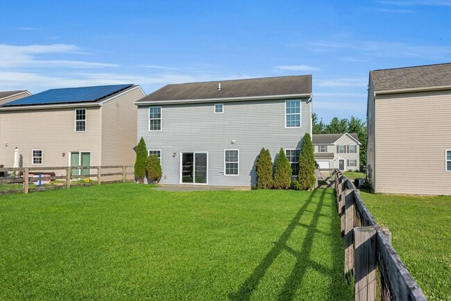 Building Photo - Goshen- 3bed 2.5 bath home ready for the summer cookouts